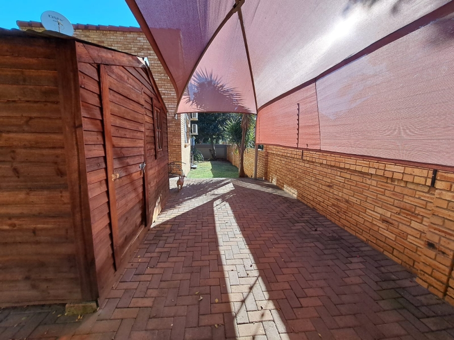3 Bedroom Property for Sale in Boschdal North West